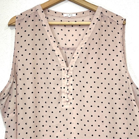 Maurices Womens Pink and Black Polka Dot Sleeveless Blouse Size 3 - Picture 2 of 5